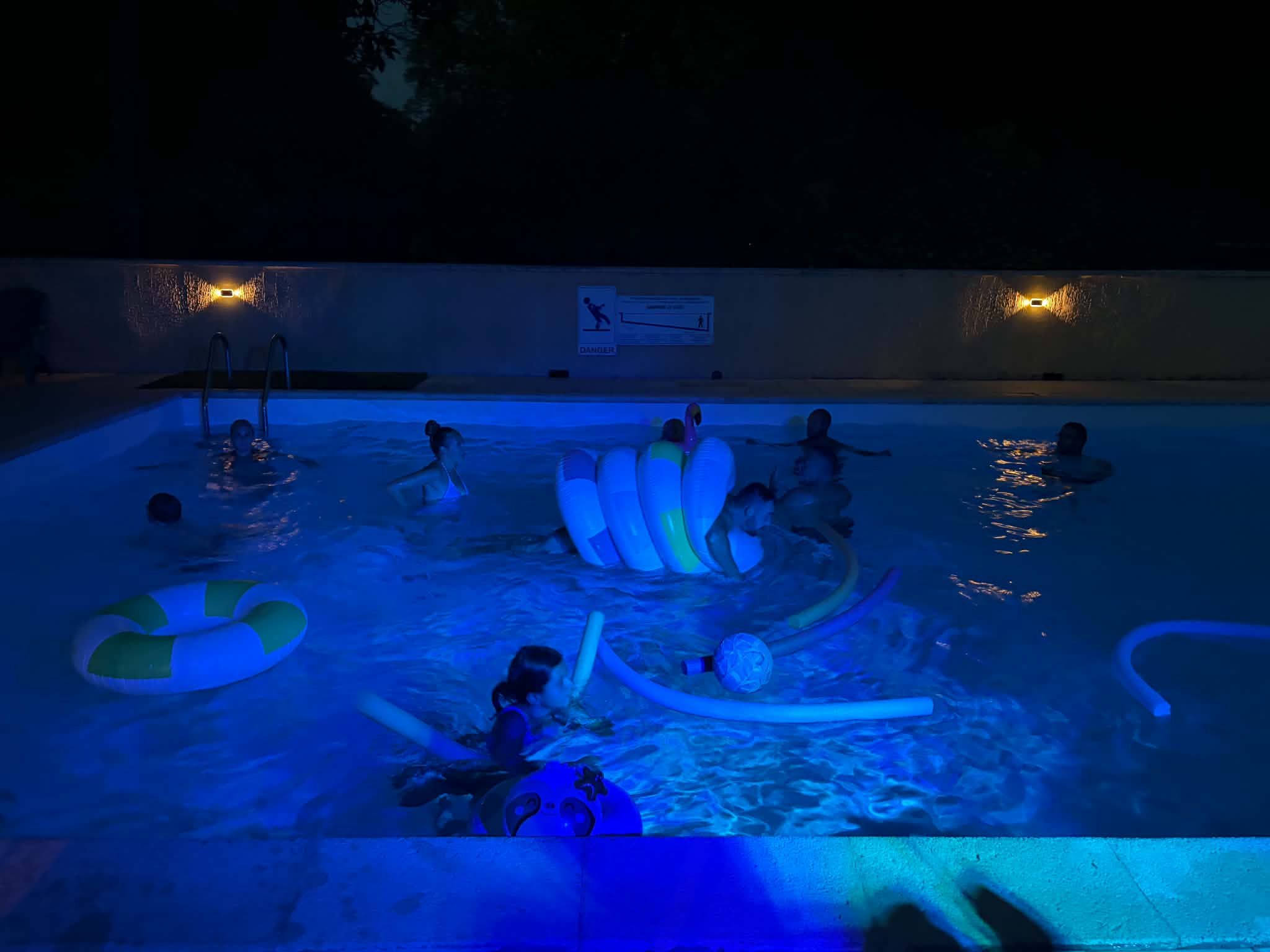 piscine nocturne